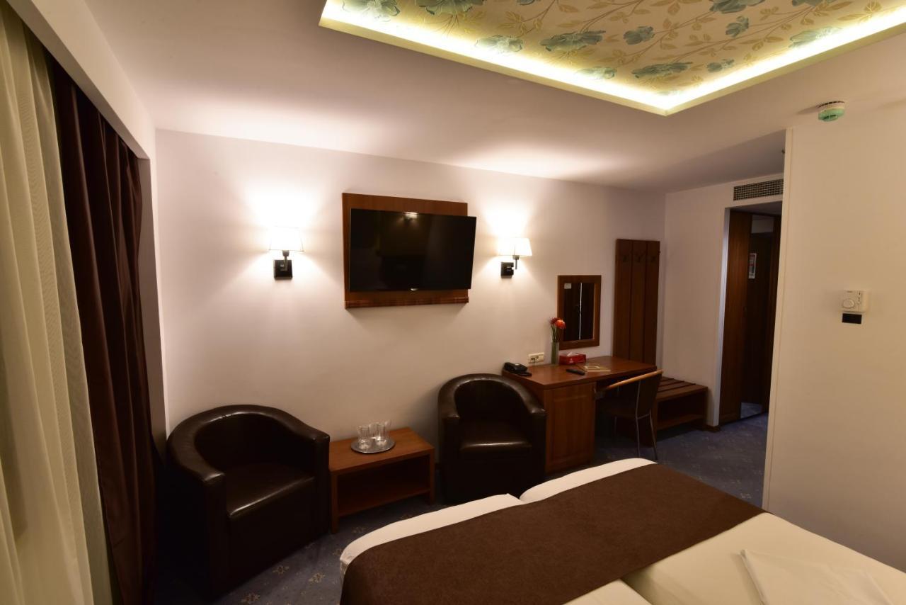 Hotel Forum Ploieşti Dış mekan fotoğraf